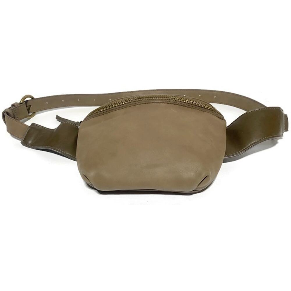 Universal Thread Otter Brown Faux Leather Fanny Pack Belt Bag Zip Adjustable